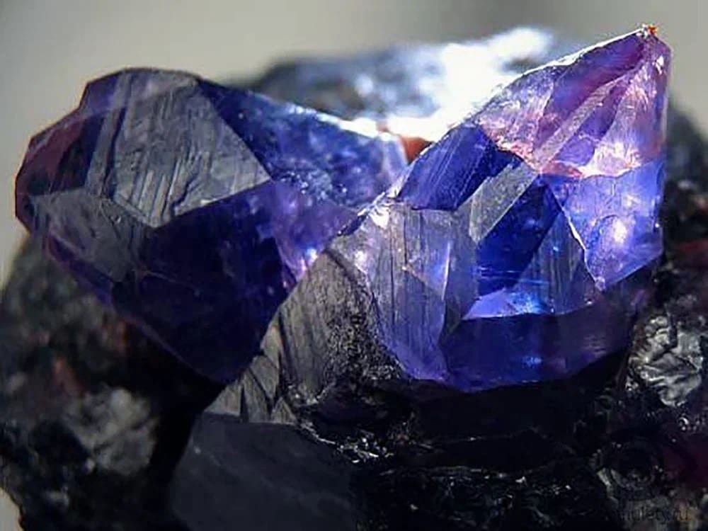 Spiritual Meaning of Stones with sapphire